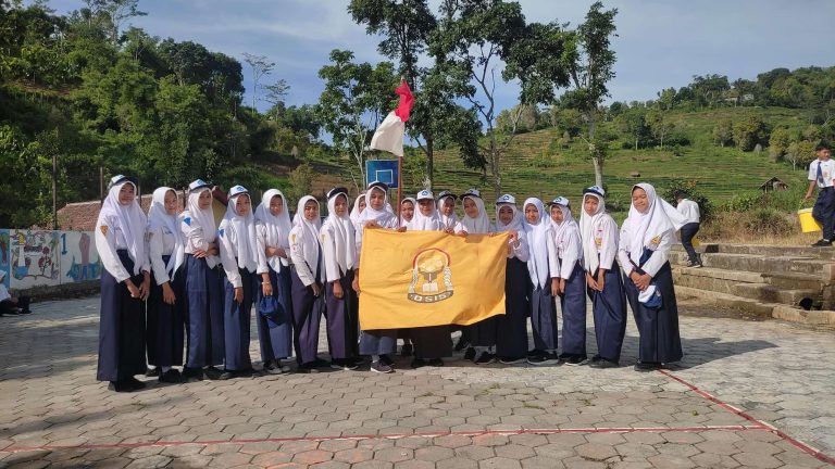 1710988583498PELANTIKAN OSIS