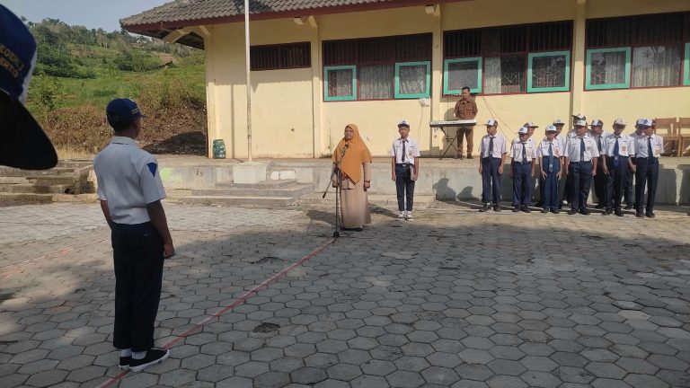 1710988583547PELANTIKAN OSIS